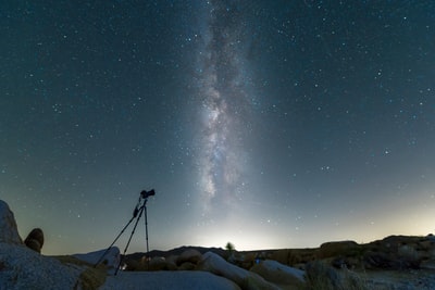 星夜雪地黑鼎